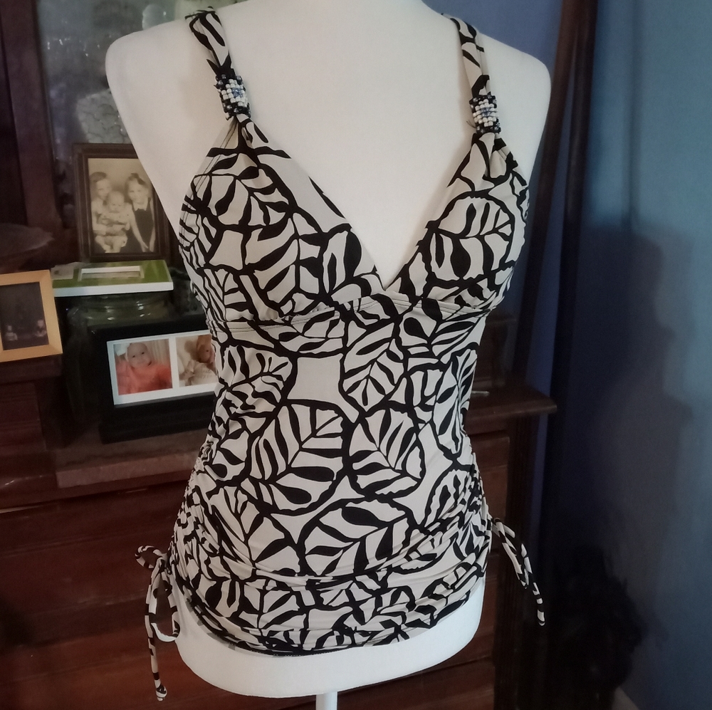 Perry Ellis Black and white pattern tankini